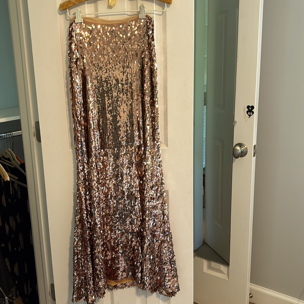Free People Gorgeous rose gold sequin long mermaid skirt size XS